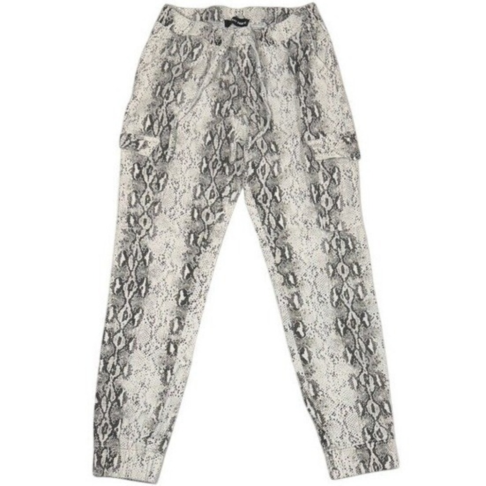 Almost Famous Women Grey Snake Print Cargo Jogger Pants Size M Mid Rise Stretch‎